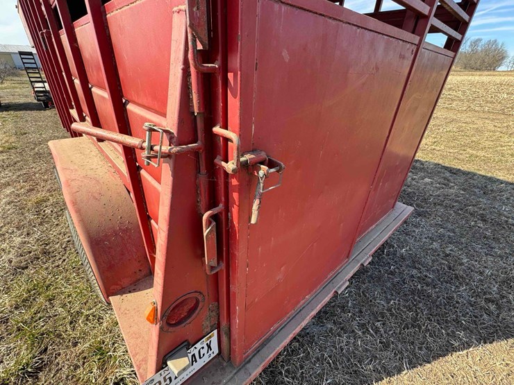 1992-wilro-livestock-trailer,-steel,-20'-x-6-1/2'-,-cut-gate,-**-titled-**-image-12