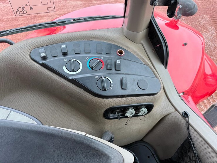 case-ih-magnum-380-rowtrac-image-65