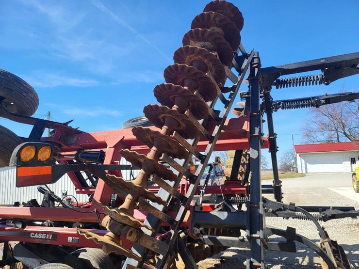 case-ih-true-tandem-330-turbo-image-34