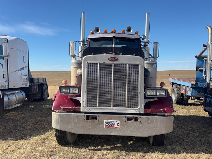 1986-peterbilt-semi-truck-image-2
