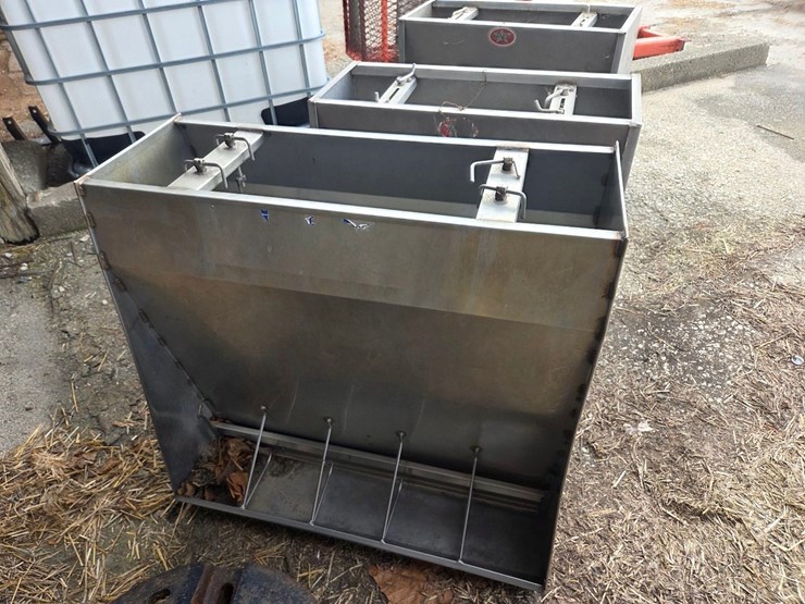 (3)-30"-stainless-double-sided-pig-feeders-image-10