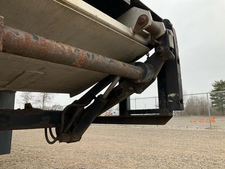 2005-international-durastar-4300-image-38