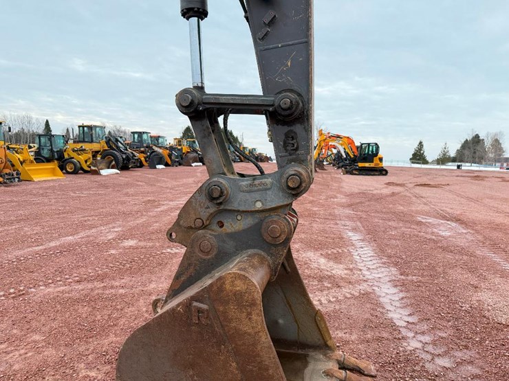 volvo-ec220dl-image-38