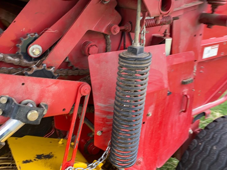 new-holland-br7060-image-24