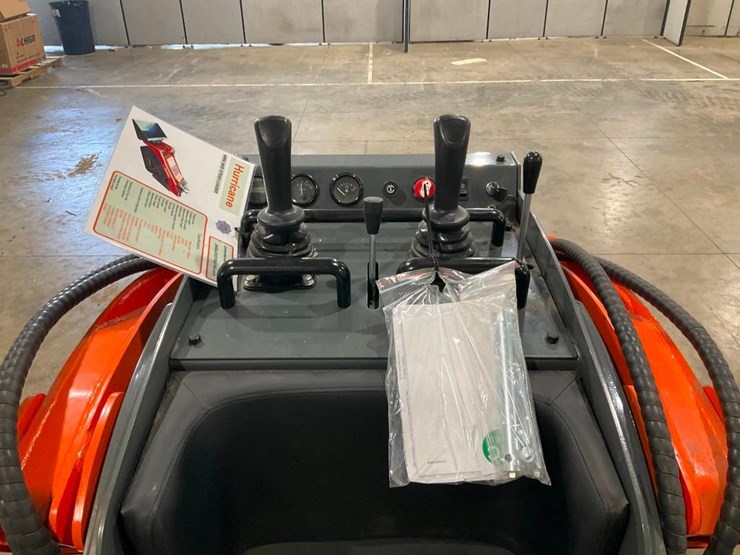 #1018-•-hurricane-hrc600l-mini-skid-steer-loader-image-11