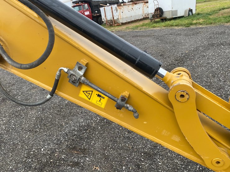 2019-caterpillar-307.5-image-46