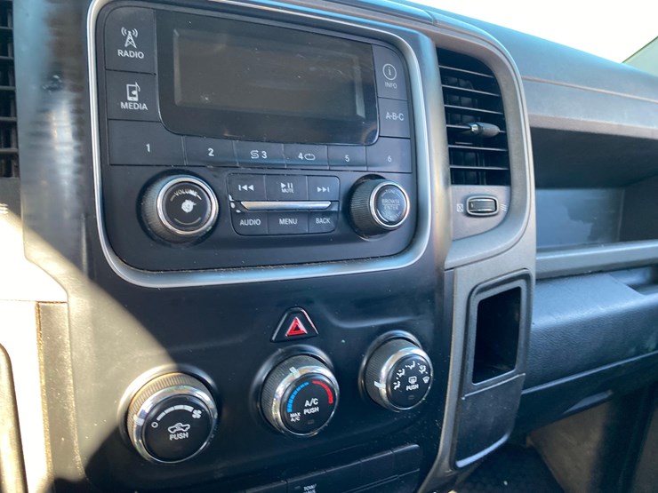 2018-dodge-2500-image-33