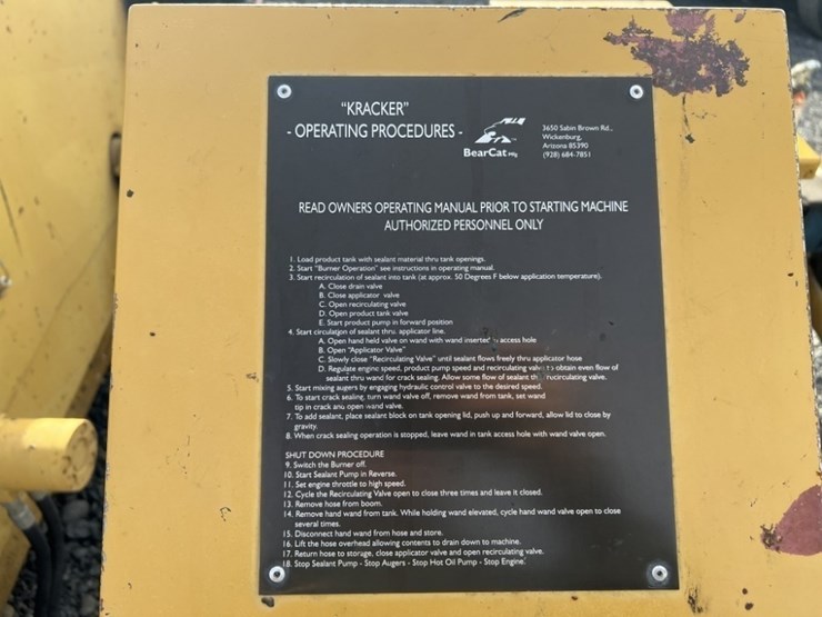 2013-bear-cat-bk250-towable-asphalt-crack-sealer-image-15