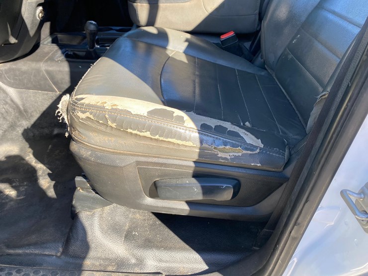 2018-dodge-2500-image-37