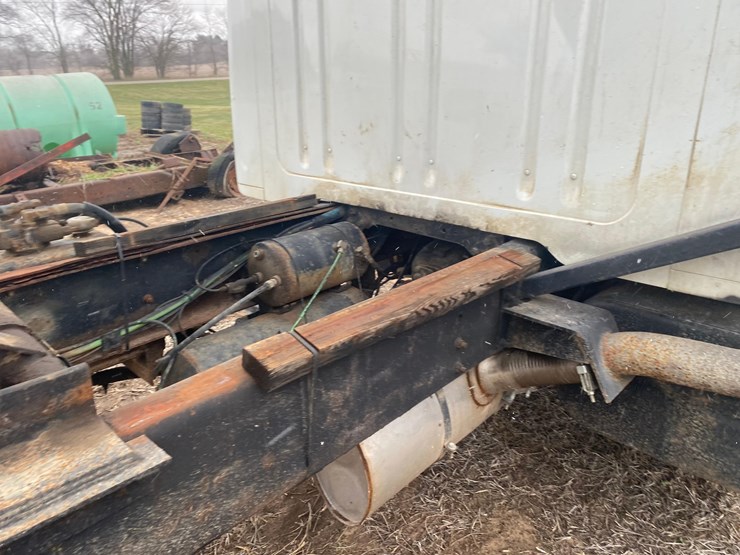 1998-case-ih-4900-image-21