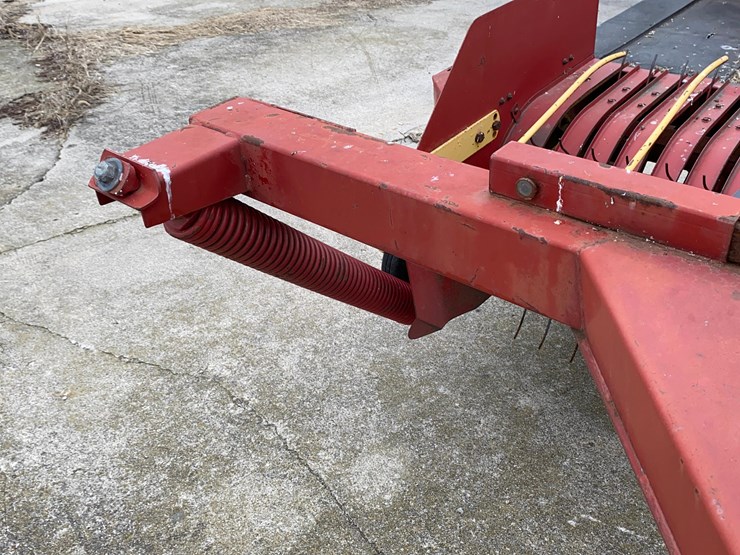 new-holland-144-image-8