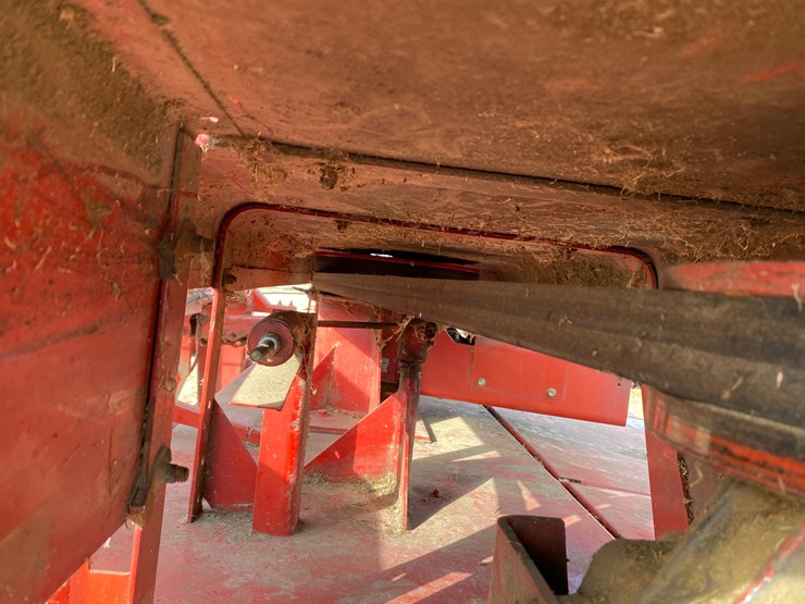 new-holland-1431-image-31