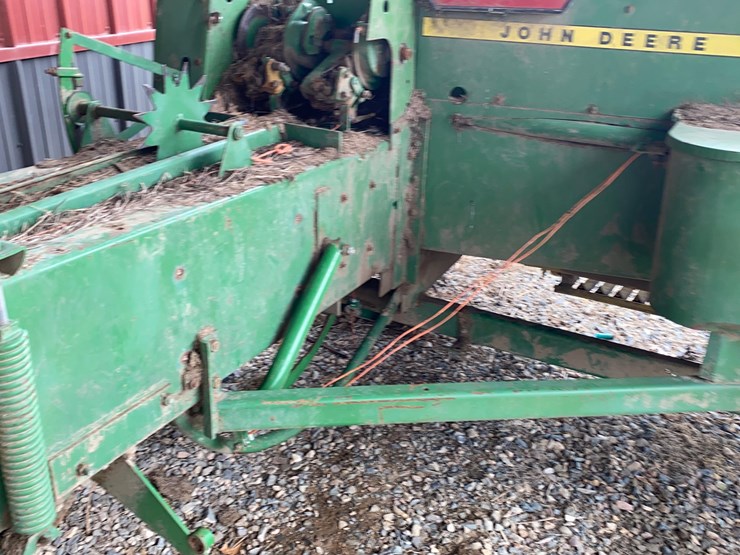 john-deere-337-image-12