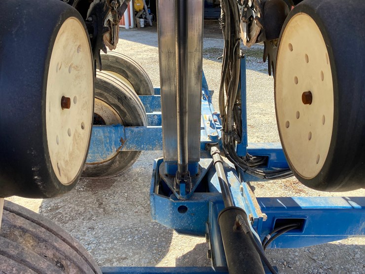 2009-kinze-3600-image-42