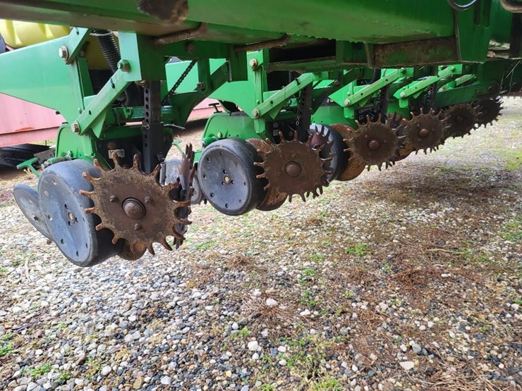 2010-john-deere-1770nt-image-47