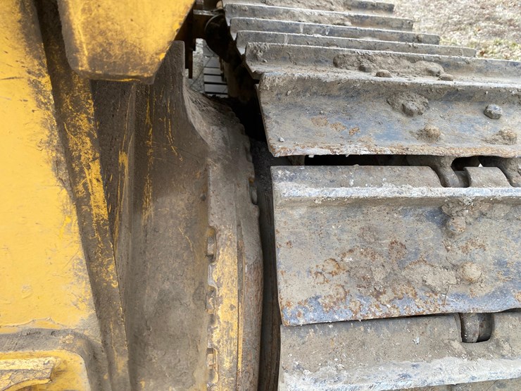 2005-deere-700h-image-26