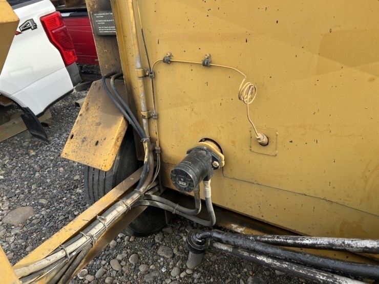 2013-bear-cat-bk250-towable-asphalt-crack-sealer-image-21