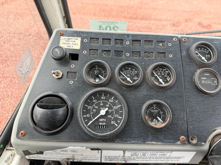 2013-kalmar-ottawa-4x2-image-47