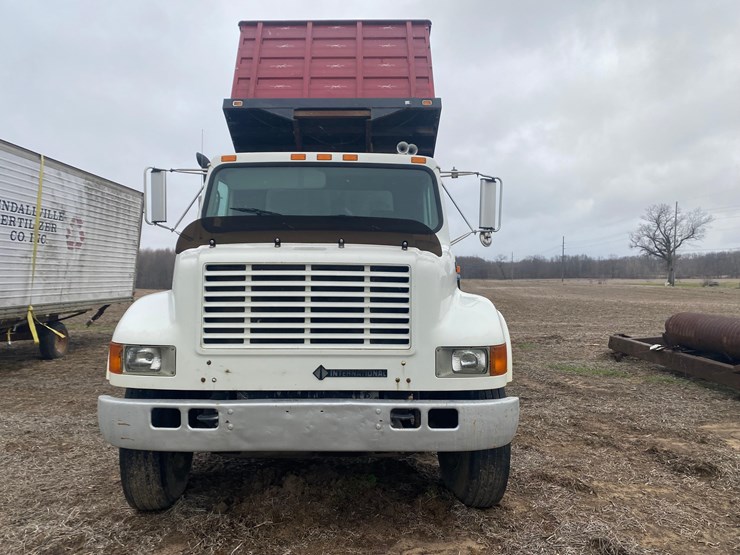 1998-case-ih-4900-image-2