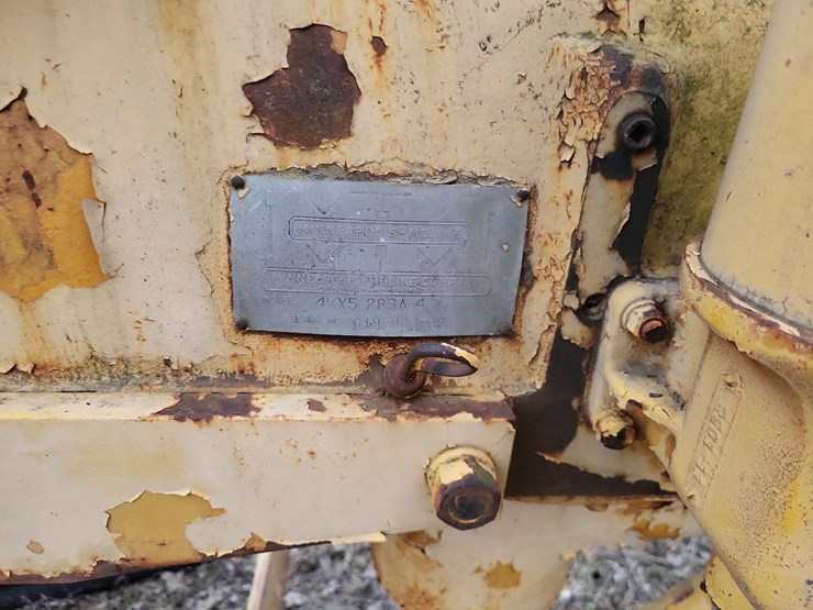 minneapolis-moline-tractor---parts-image-19