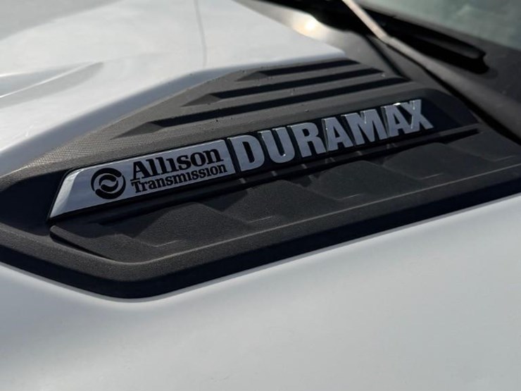 2024-chevrolet-silverado-3500-image-16