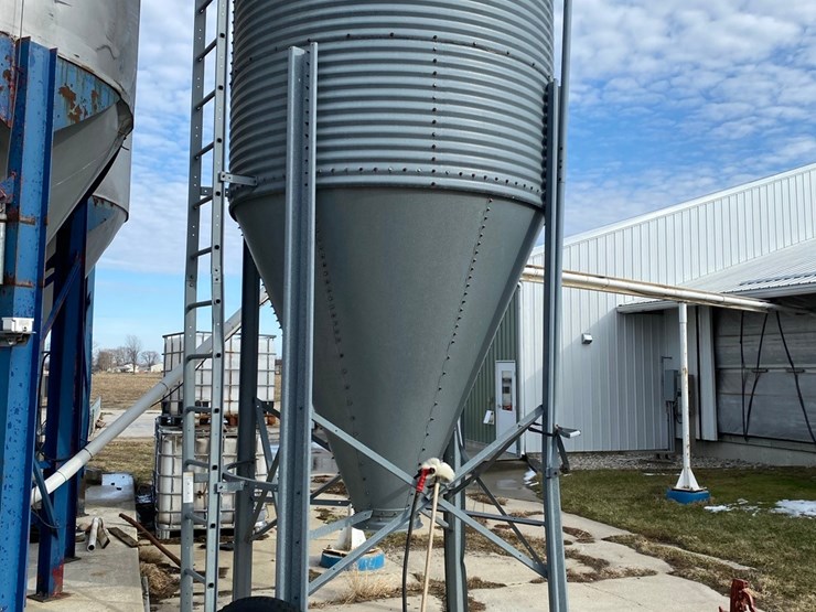 chore-time-feed-bin-image-1