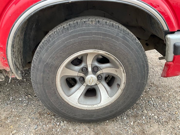 2000-chevrolet-s10-image-44