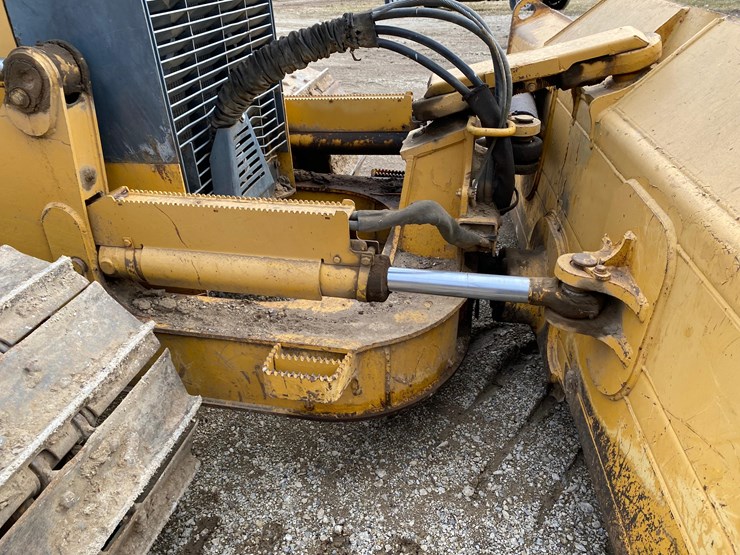 2005-deere-700h-image-12