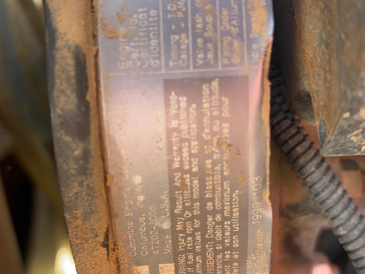 2000-freightliner-fl70-image-12