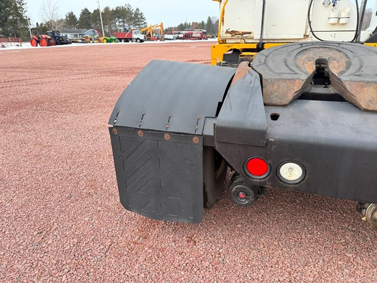 2013-kalmar-ottawa-4x2-image-21