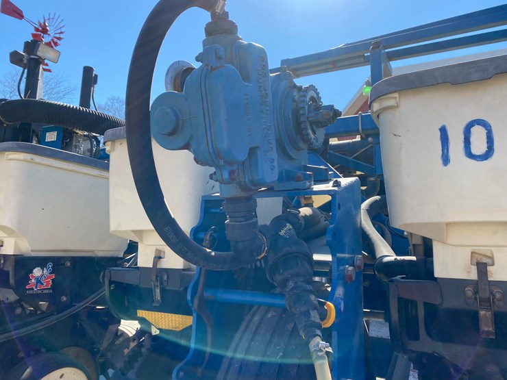 2009-kinze-3600-image-28