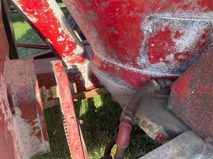 new-holland-357-image-24