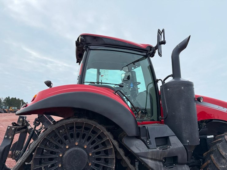 case-ih-magnum-380-rowtrac-image-37