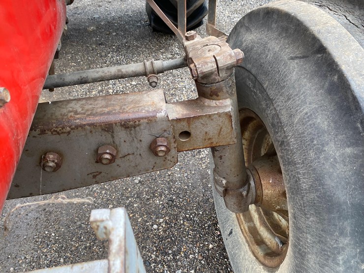 massey-ferguson-1135-image-11