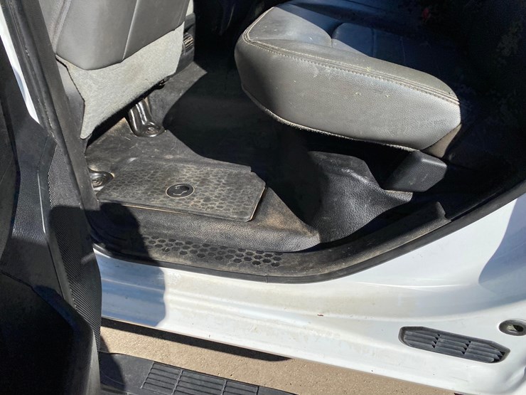 2018-dodge-2500-image-43