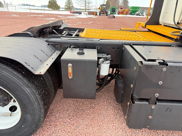 2013-kalmar-ottawa-4x2-image-15