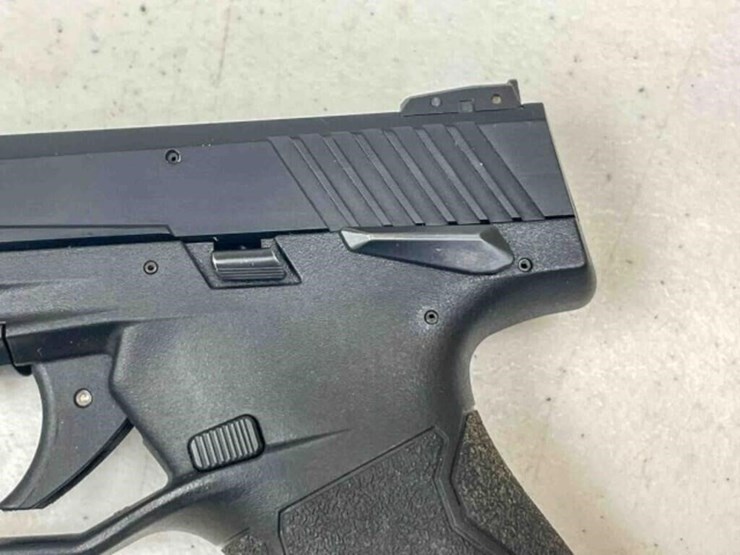 taurus-pistol-image-9