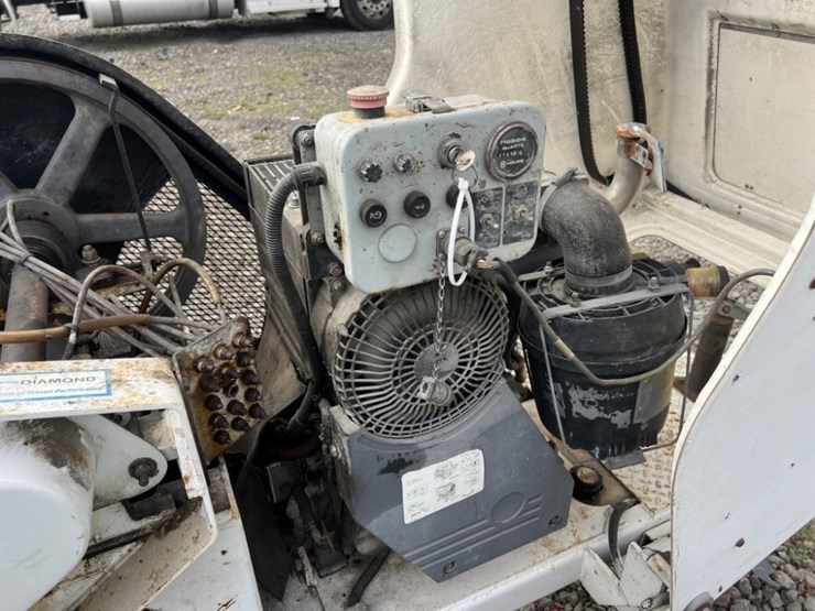 2005-schwing-p-88d-towable-concrete-pump-image-18