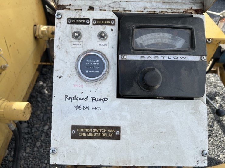 2013-bear-cat-bk250-towable-asphalt-crack-sealer-image-14