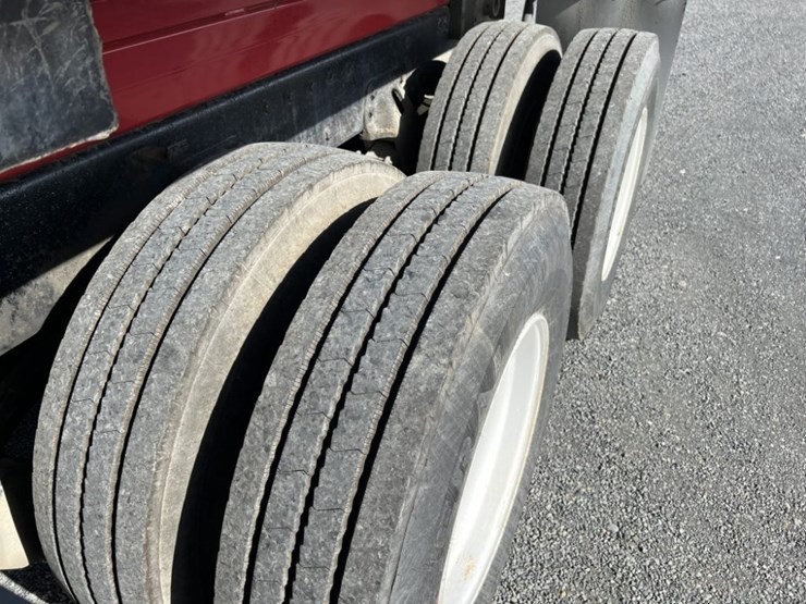 1998-peterbilt-357-image-14