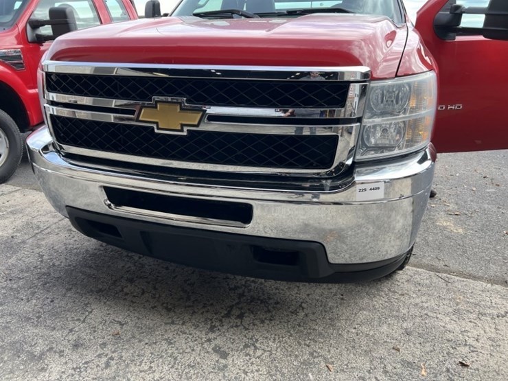 2011-chevrolet-silverado-2500-image-10