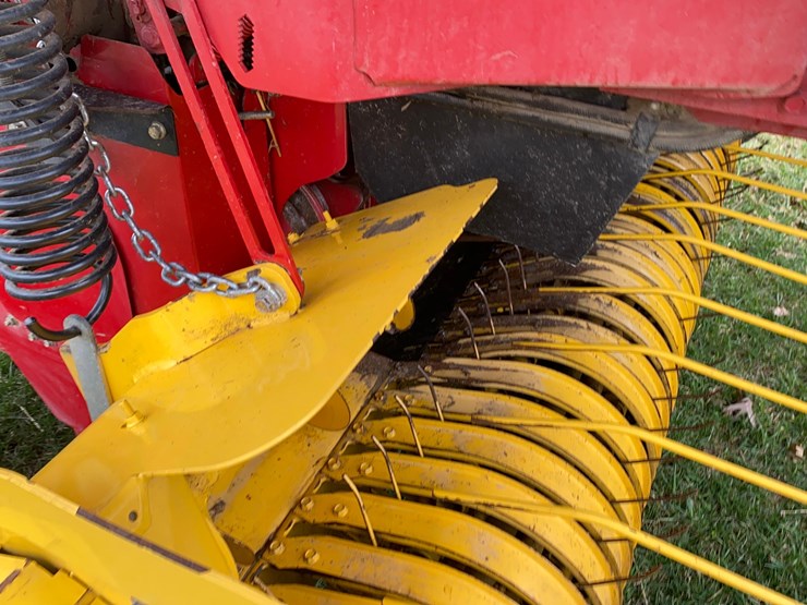 new-holland-br7060-image-23