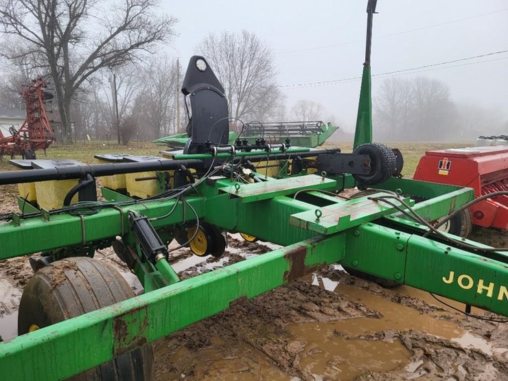 john-deere-7240-image-26
