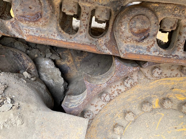 2005-deere-700h-image-31