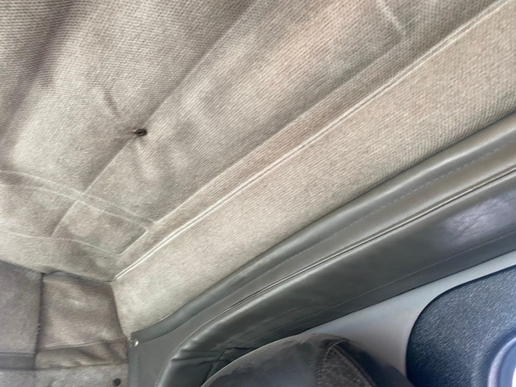 2002-peterbilt-379-image-123