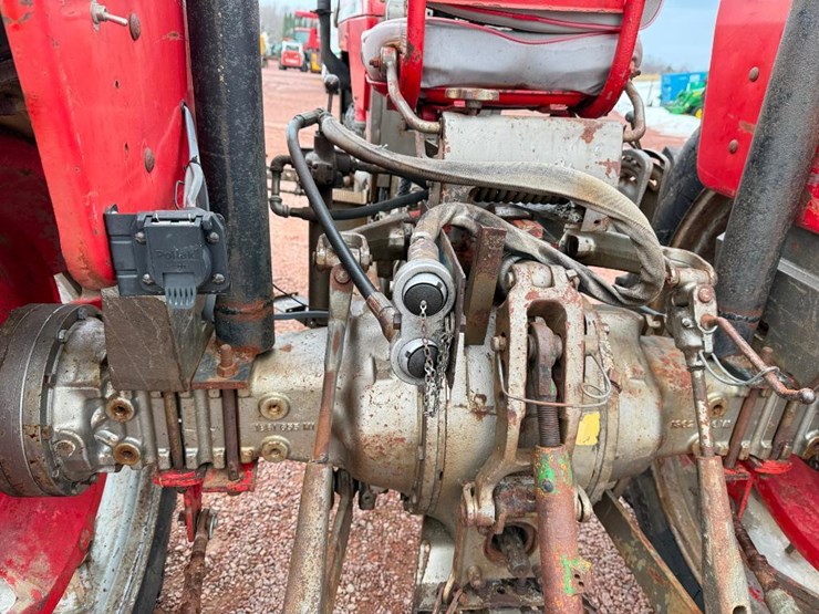 massey-ferguson-165-image-25