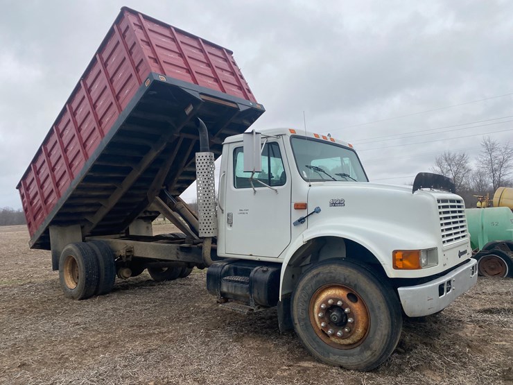 1998-case-ih-4900-image-1