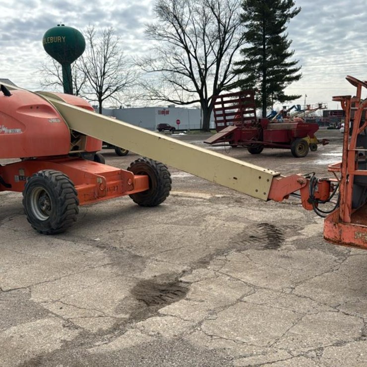 2005 JLG 400S
