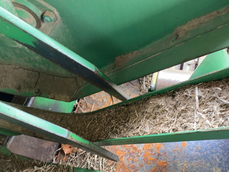 john-deere-337-image-36