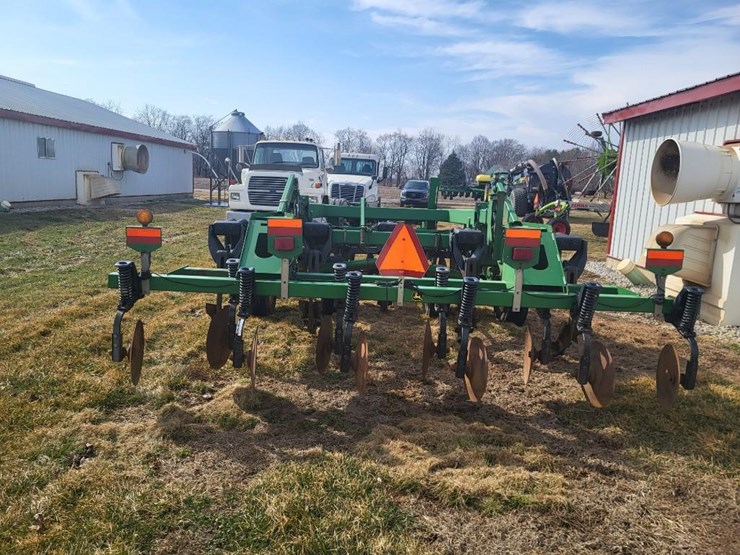 john-deere-2700-image-4